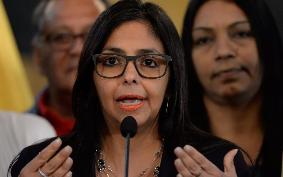 Vicepresidenta de Venezuela volvió a cuestionar a Lacalle Pou, días después de referirse a él como «lacayo»